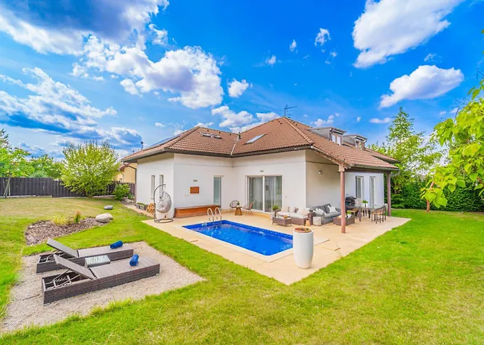 Vila Sara S Bazenem A Infrasaunou Na Kraji Prahy